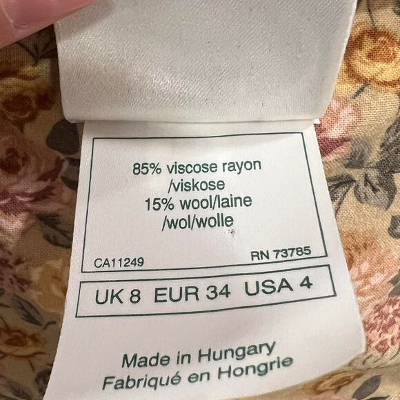 Vintage Laura-Ashley Women's Floral long sleeve button up Dress - Picture 8 of 8